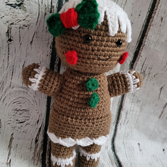 New Gingerbread Girl Christmas Amigurumi Decor - Picture 11 of 16